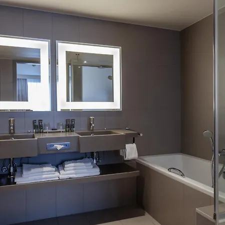 Отель Novotel Centrum 4*